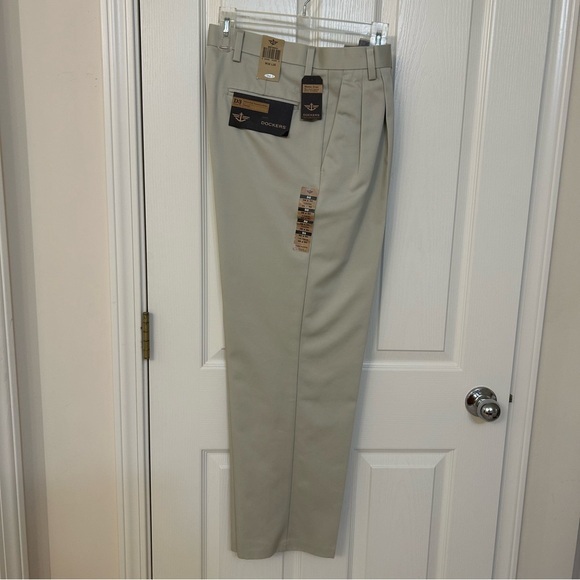 Dockers Other - Dockers 100% Cotton Never-Iron Wrinkle-Free Essential Khaki in Stone Size 32*30